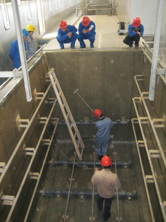龙工(上海)机械制造有限公司装载机电泳槽耐压20kv测试